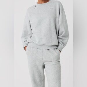 ALO Yoga Unisex Gray Sweatshirt